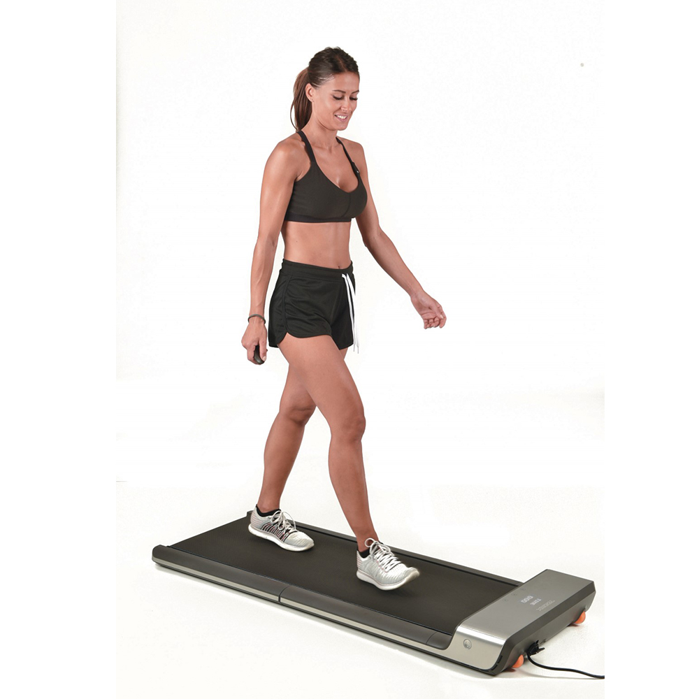 Bėgimo takelis TOORX WALKINGPAD G su žmogumi